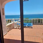 2 House In Front Of The Sea Hébergement de vacances *