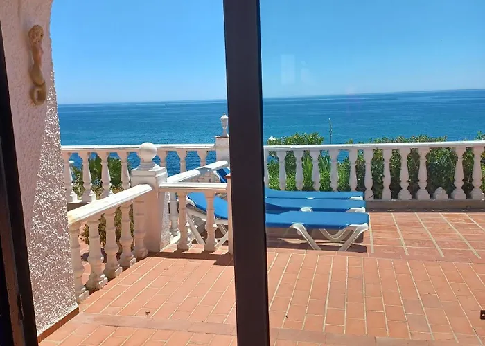 12 House In Front Of The Sea Дом отдыха *