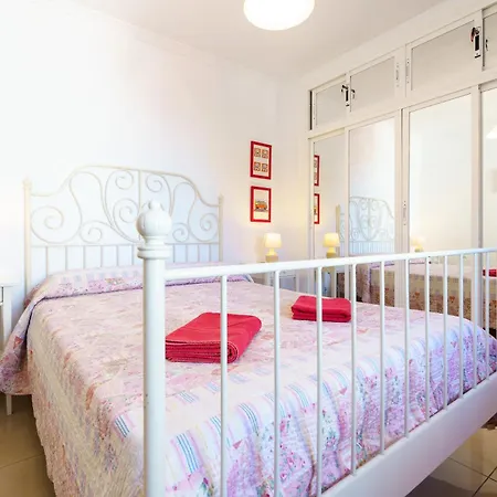 12 House In Front Of The Sea