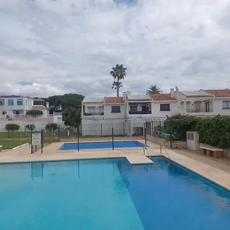 12 House In Front Of The Sea