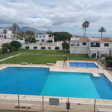 12 House In Front Of The Sea Vakantiehuis