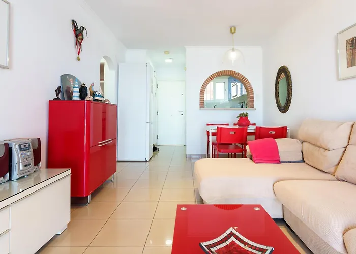 12 House In Front Of The Sea *