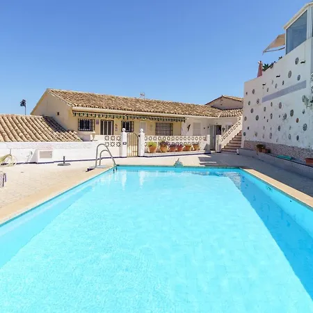 Hébergement de vacances 12 House In Front Of The Sea *